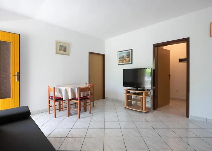 Apartment Four Olives