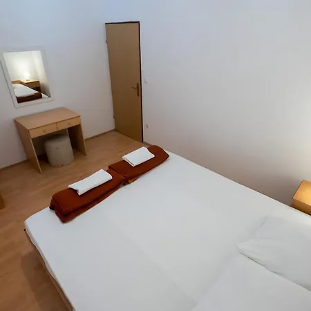 Four Olives Apartman *